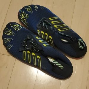 NWOT Water shoes